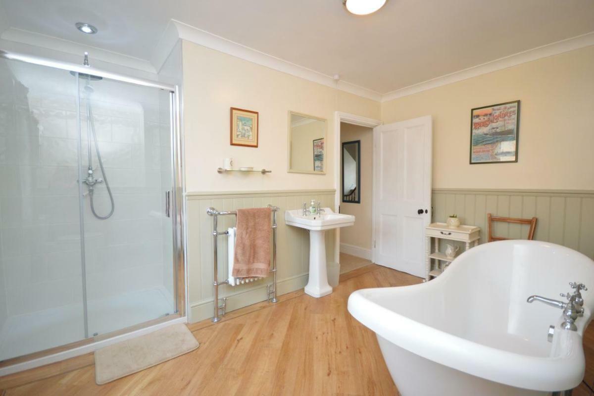 Deerness, 4Star Gold Award 2024, Whitby Villa Exteriör bild